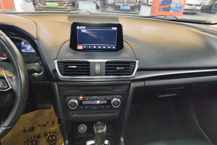 马自达3 昂克赛拉 2017款 三厢 2.0L 自动尊贵型 国V中控内饰16