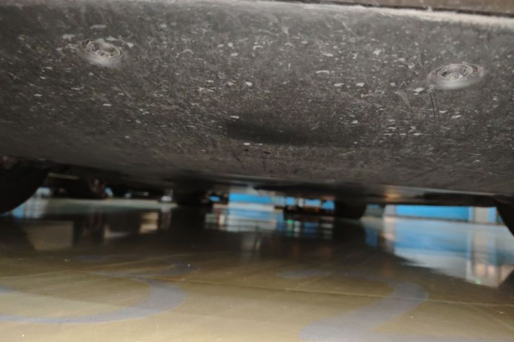 特斯拉 Model 3 2023款 长续航全轮驱动版局部细节9008