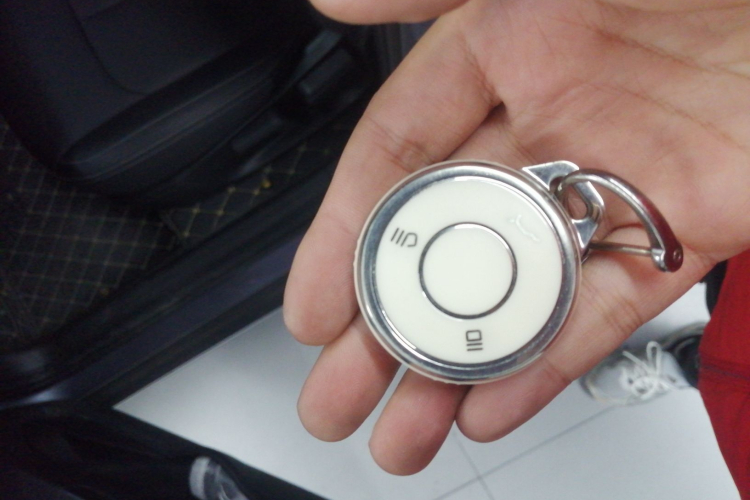 哪吒汽车 哪吒AYA 2023款 401 Lite中控内饰7001