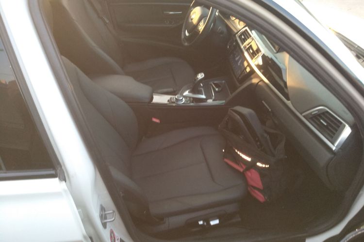 宝马3系 2017款 320Li M运动型局部细节41