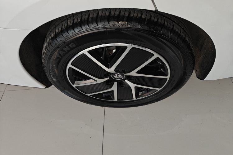 比亚迪 秦L 2024款 DM-i 120KM超越型车身外观6008