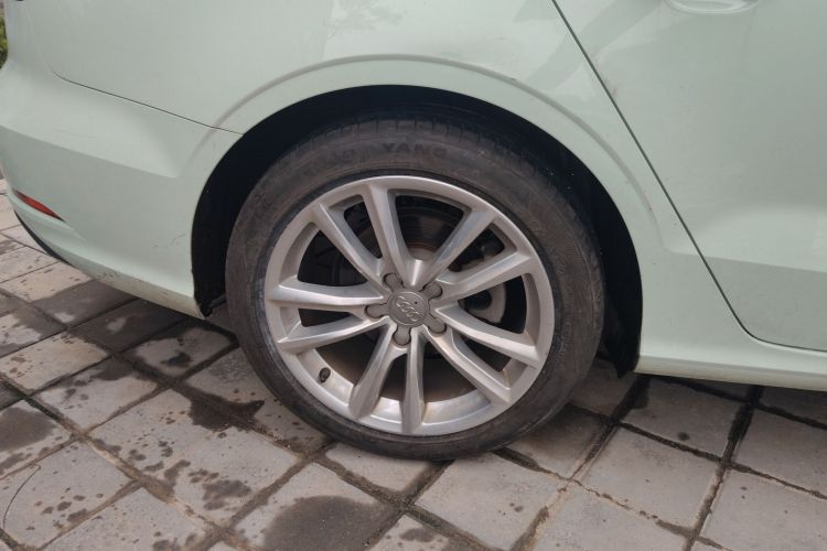 奥迪A3 2018款 30周年年型 Limousine 35 TFSI 进取型车身外观6002