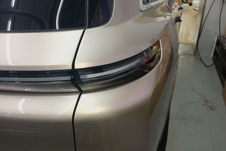 理想汽车 理想L8 2024款 Ultra车身外观6006