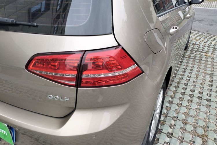 大众 高尔夫 2016款 1.6L 自动时尚型车身外观9