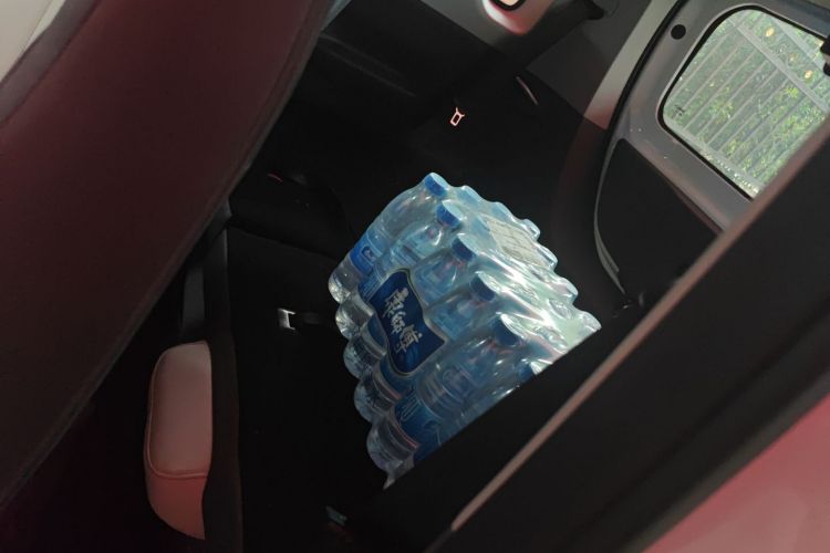 吉利银河 2025款 210km 熊猫骑士中控内饰7004