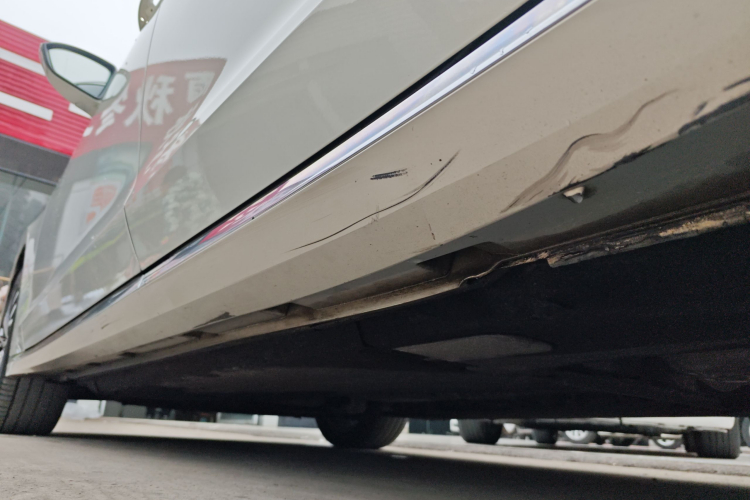 大众 辉昂 2018款 改款 380TSI 两驱商务版局部细节9002