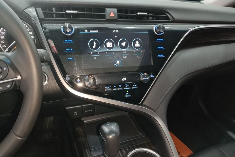 丰田 凯美瑞 2019款 改款 2.5G 豪华版中控内饰16