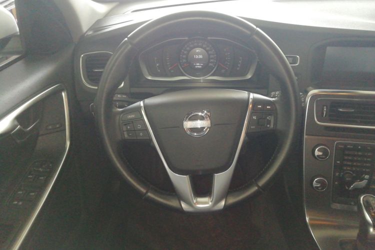 沃尔沃V60 2014款 T5 智逸版中控内饰13