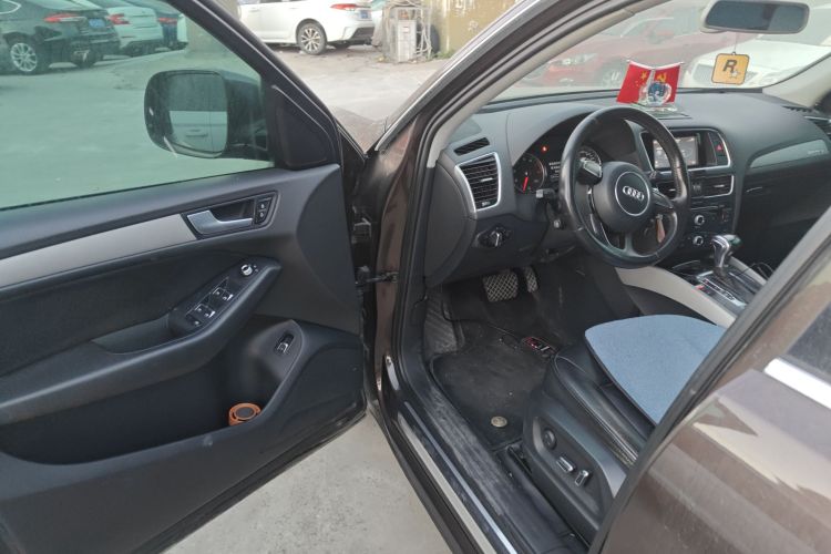 奥迪Q5 2016款 40 TFSI 进取型中控内饰20