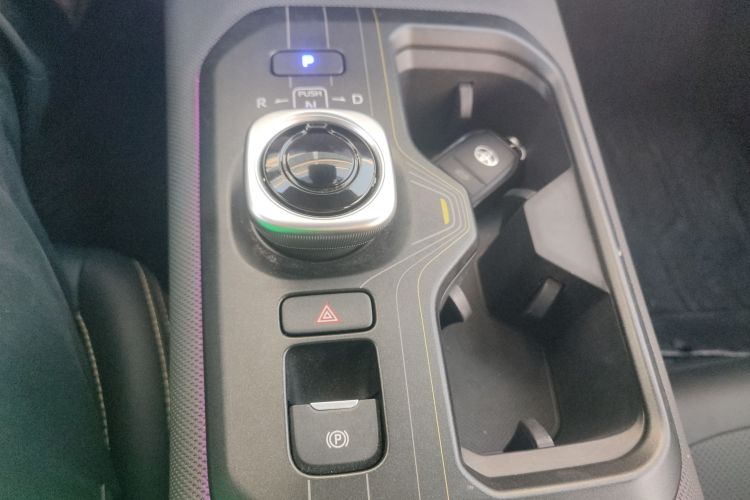 丰田bZ5 2025款 630 MAX智行版中控内饰18