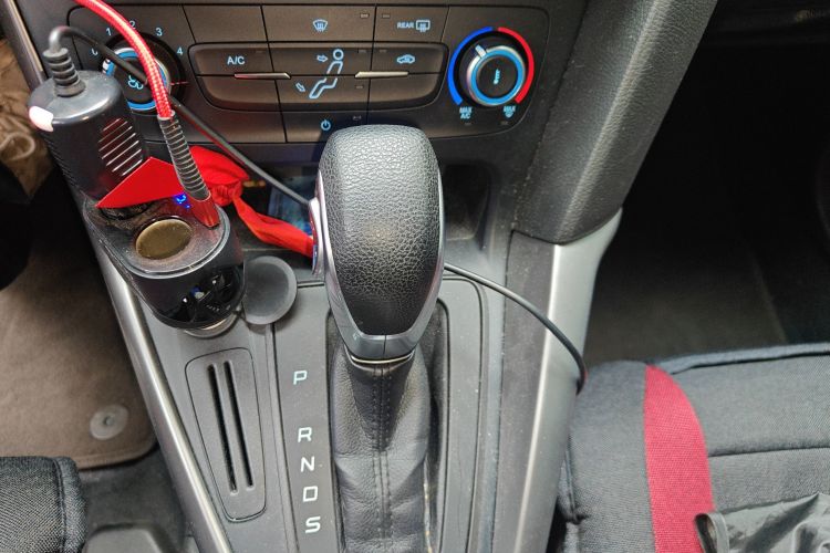 福特 福克斯 2018款 两厢经典 1.6L 自动舒适型智行版中控内饰18