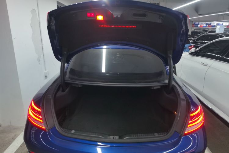 奔驰C级(进口) 2018款 C 200 轿跑车机舱底盘23