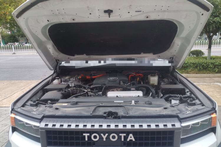 丰田 普拉多 2024款 2.4T 悍野WX版 6座局部细节24