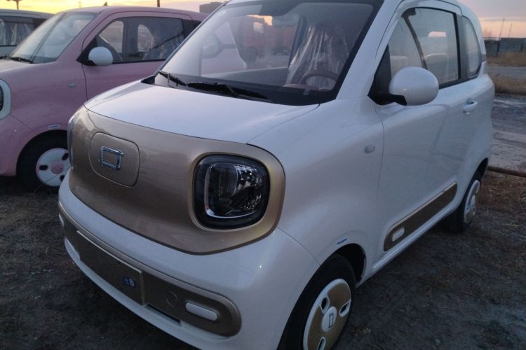 奔腾小马 2026款 222km 萌趣马 Plus车身外观1