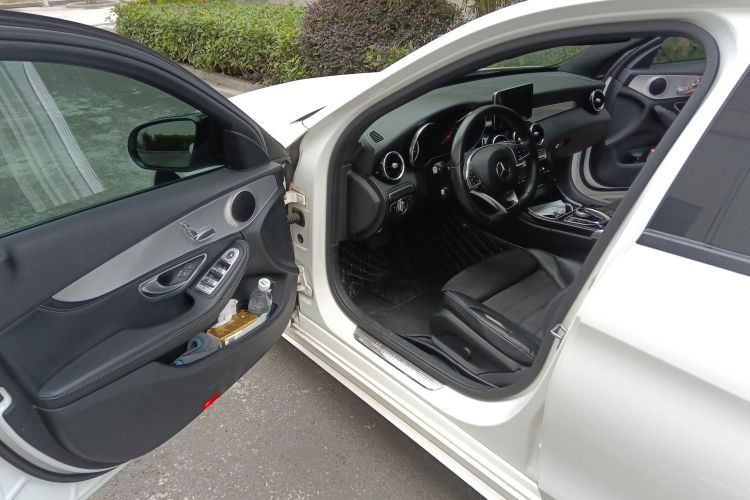 奔驰C级 2017款 改款 C 200 运动版中控内饰7003