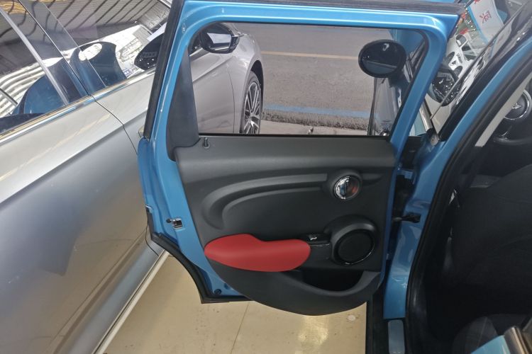 MINI 2015款 1.5T COOPER Fun 五门版中控内饰49