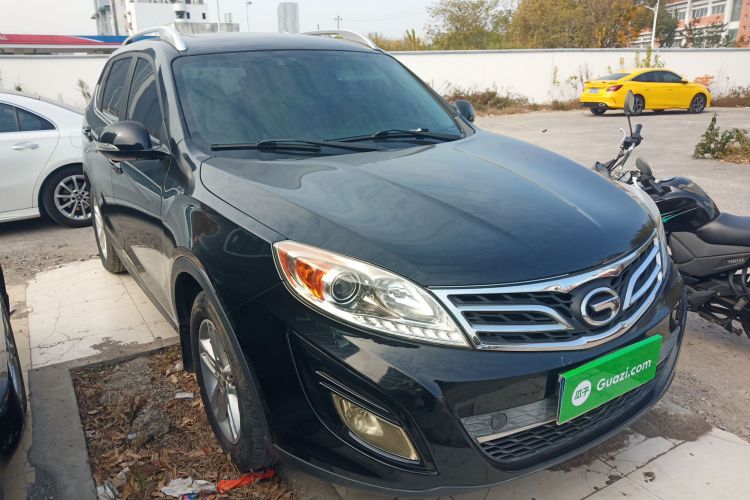 广汽传祺 传祺GS5 2012款 2.0L 手动两驱精英版车身外观3