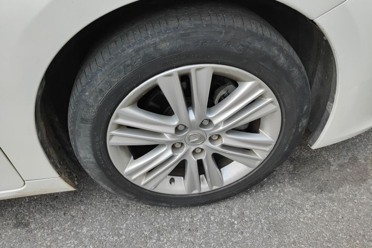 雷克萨斯ES 2013款 250 精英版车身外观10