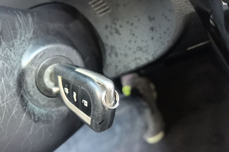 丰田 卡罗拉 2017款 改款 1.2T S-CVT GL中控内饰11