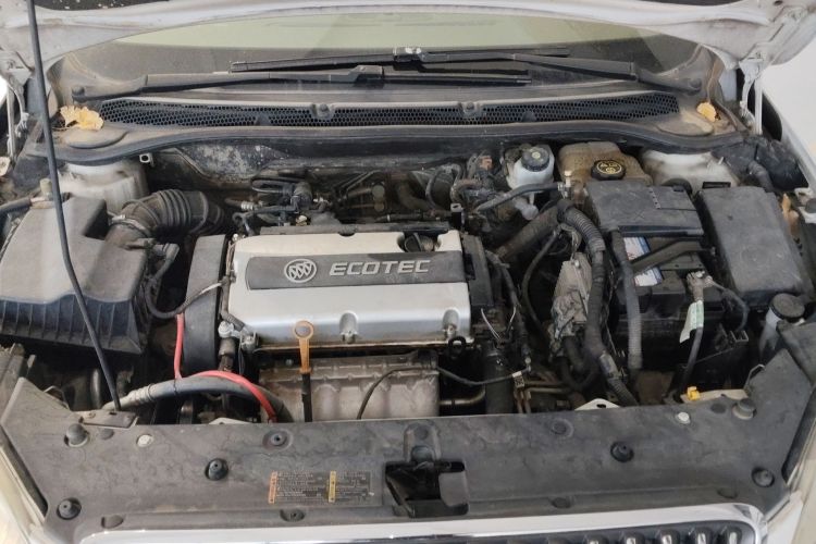 别克 英朗 2013款 GT 1.6L 自动时尚版机舱底盘24