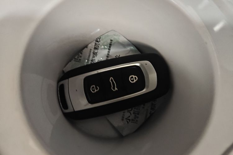 吉利银河 2025款 210km 熊猫卡丁中控内饰7001