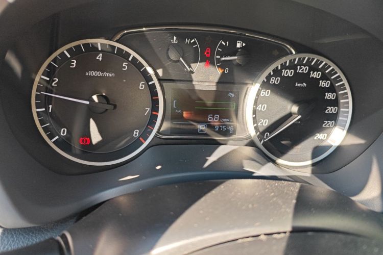 日产 轩逸 2018款 1.6XV CVT尊享版中控内饰15