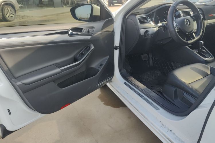 大众 速腾 2018款 1.6L 自动舒适型中控内饰20