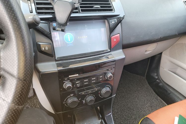 雪铁龙 世嘉 2013款 三厢 1.6L 手动品尚型中控内饰16