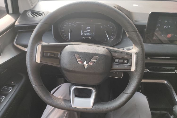 五菱汽车 五菱佳辰 2022款 1.5T 手动轻享活力型局部细节13