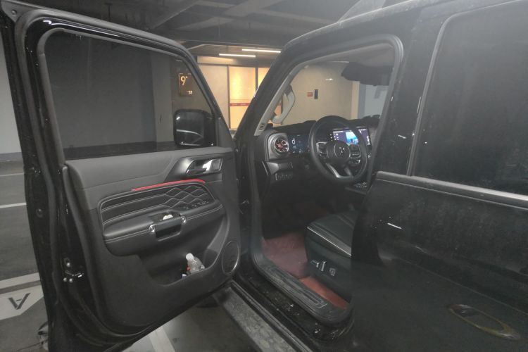 坦克300 2023款 越野版 2.0T 征服者中控内饰20