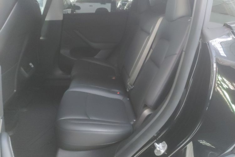 特斯拉 Model Y 2022款 改款 长续航全轮驱动版中控内饰21