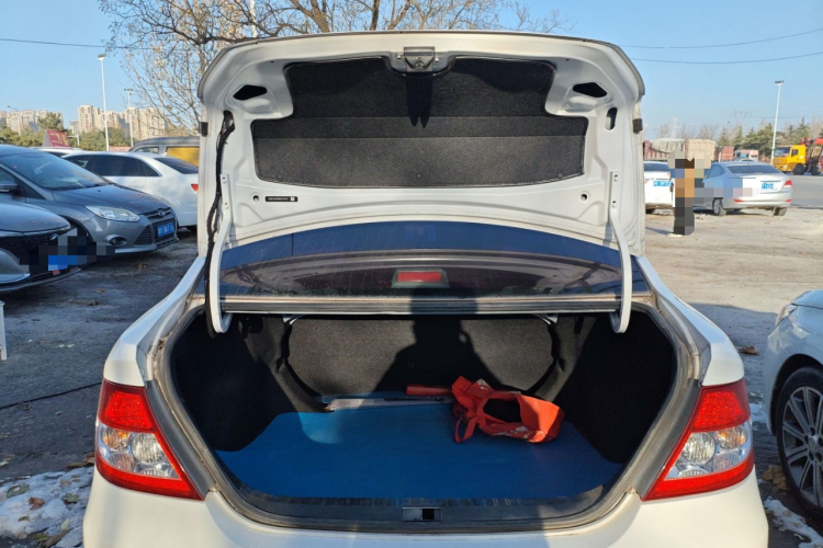 比亚迪F3 2020款 1.5L 手动经典型机舱底盘23