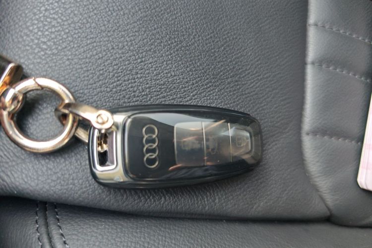 奥迪A6L 2020款 45 TFSI 臻选致雅型中控内饰7001