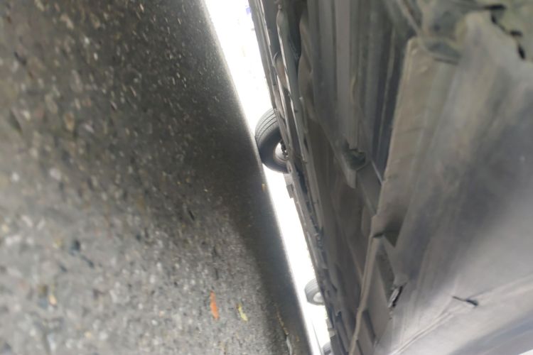 福特 福克斯 2012款 三厢 1.6L 自动舒适型局部细节9002