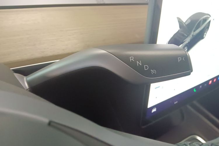 特斯拉 Model Y 2023款 后轮驱动版中控内饰18