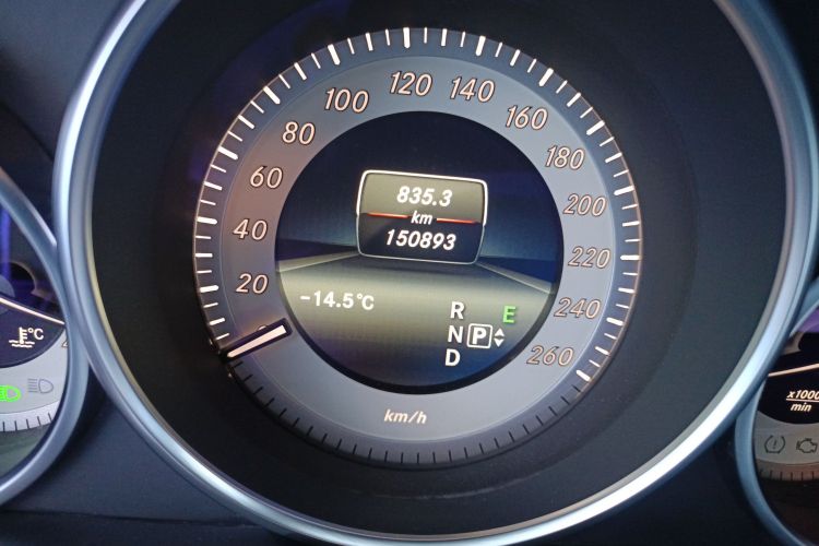 奔驰E级 2014款 E 260 L 运动型中控内饰15