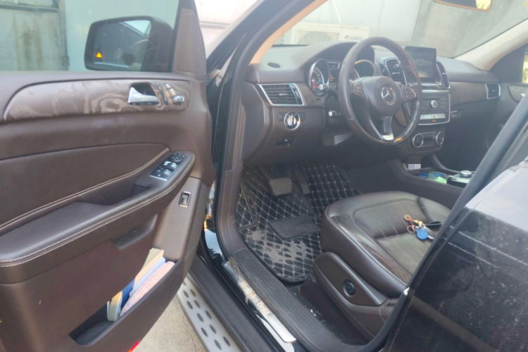 奔驰GLE 2016款 GLE 320 4MATIC 动感型中控内饰7003