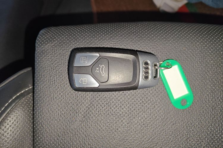 奥迪A4L 2020款 40 TFSI 时尚动感型中控内饰7001