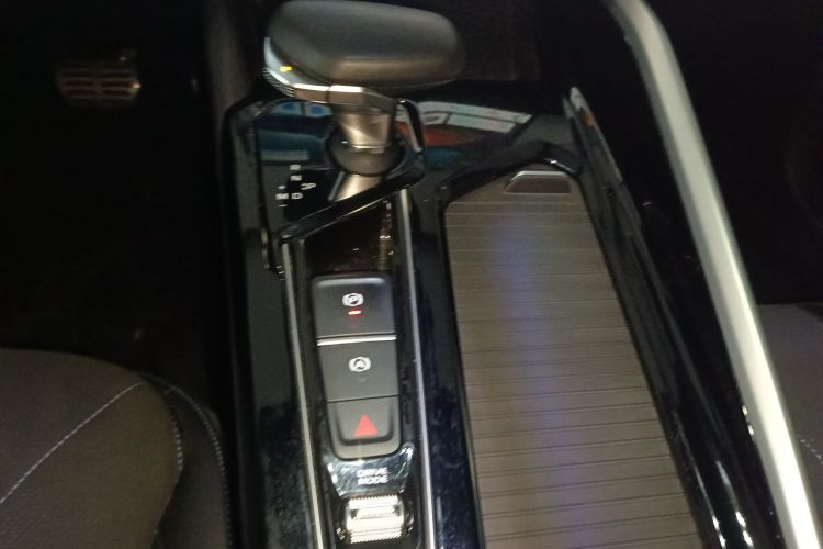 吉利汽车 星瑞 2025款 东方曜 2.0TD 望月版局部细节18