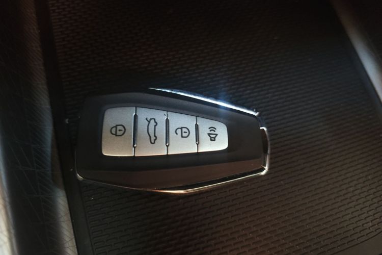 吉利汽车 帝豪 2025款 第4代 1.5L CVT旗舰型中控内饰11