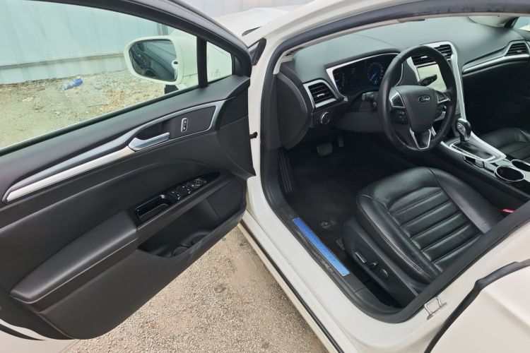 福特 蒙迪欧 2013款 1.5L GTDi180时尚型中控内饰20