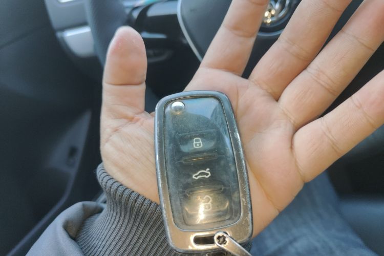 大众 速腾 2015款 1.6L 手动舒适型中控内饰11