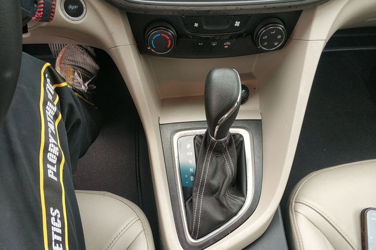 别克 英朗 2017款 15N 自动精英型中控内饰18