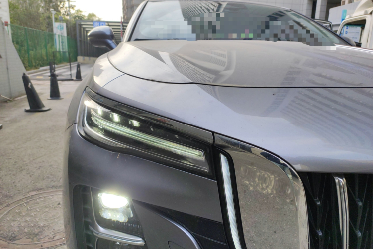 红旗H5 2023款 2.0T 自动智联旗畅版车身外观8