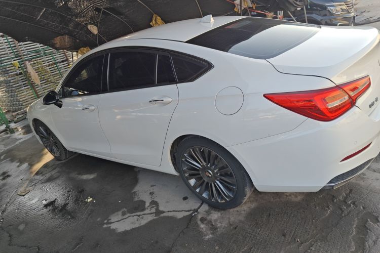 红旗H5 2020款 1.8T 自动智联旗韵版车身外观4