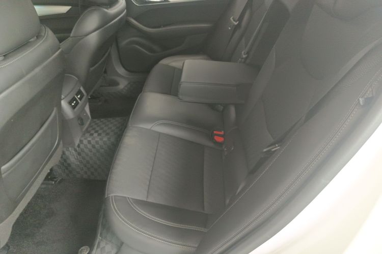 凯迪拉克CT5 2022款 28T 风尚型中控内饰21