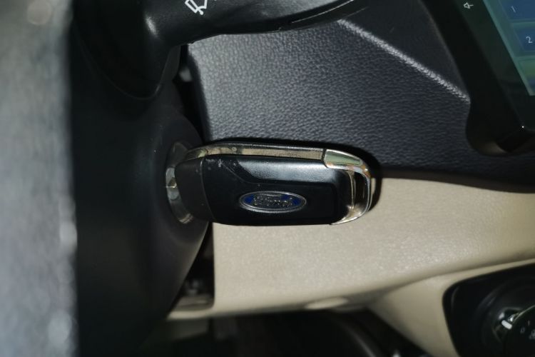 福特 福睿斯 2017款 改款 1.5L 手动舒适型中控内饰7001