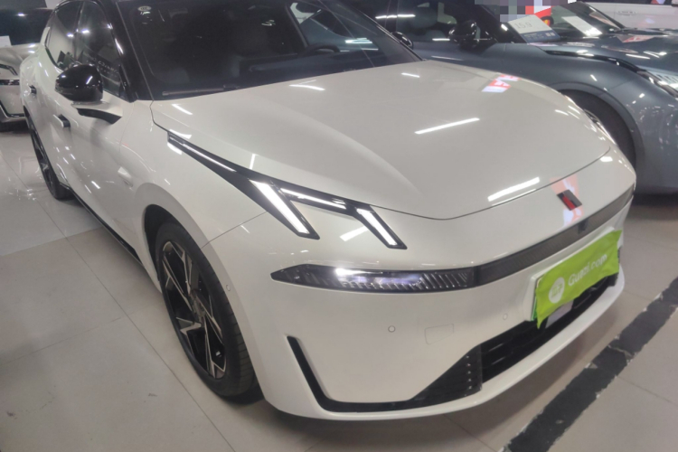 领克07 2024款 EM-P 126长续航 Ultra车身外观3