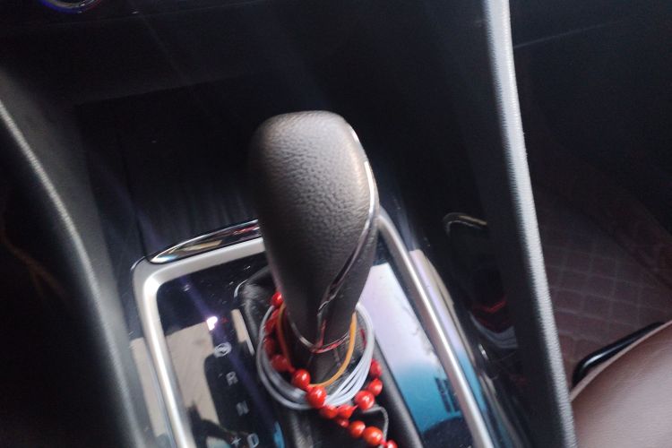 别克GL6 2018款 18T 6座尊贵型中控内饰18