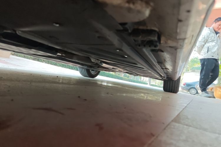 奔驰C级 2017款 C 200 L 运动版局部细节9004